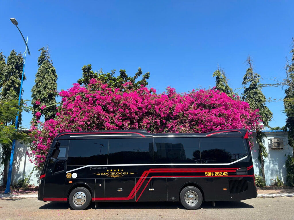 Thuê xe limousine đi Phan Thiết theo tour là một trong Các dịch vụ chính của Thuê Xe Huy Đạt khi thuê xe limousine 19 chỗ đi Phan Thiết